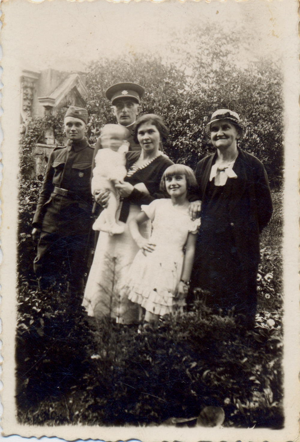Otec Josef Skalický, matka Božena, Boženka, bratr Románek a babička Josefa Zelenková, 1934 ve Znojmě